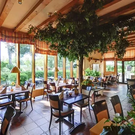 By The Swimming Pool F 996 Casa vacanze *