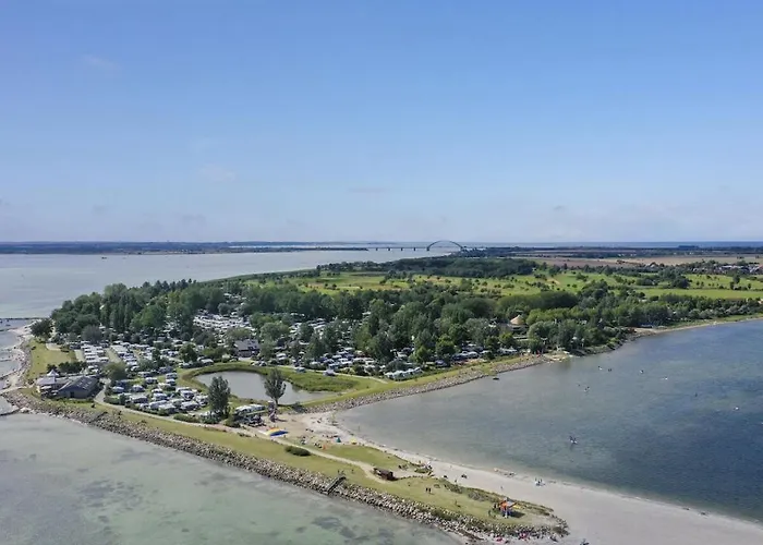 By The Swimming Pool F 996 Vakantiehuis